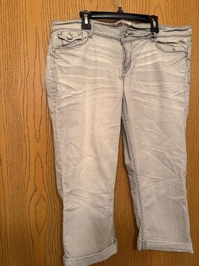 Size 15 Regular l.e.i. Jean Capris Gray/Blue